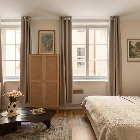 Prestigious Main Square Apartment