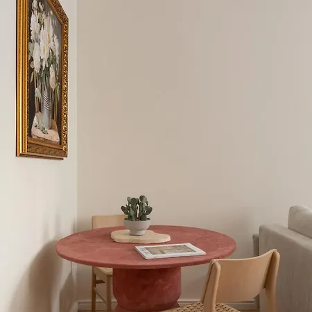 Prestigious Main Square Apartment *