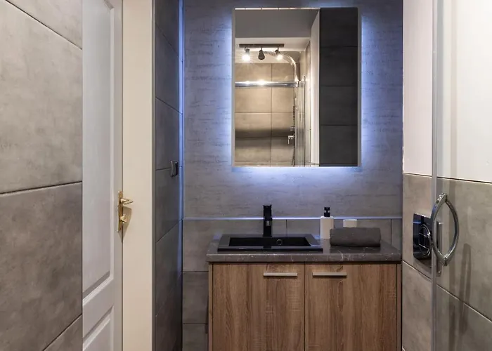 Prestigious Main Square